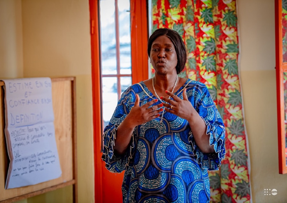 Madame Albertine Likoke sensibilise les femmes sur l'estime de soi