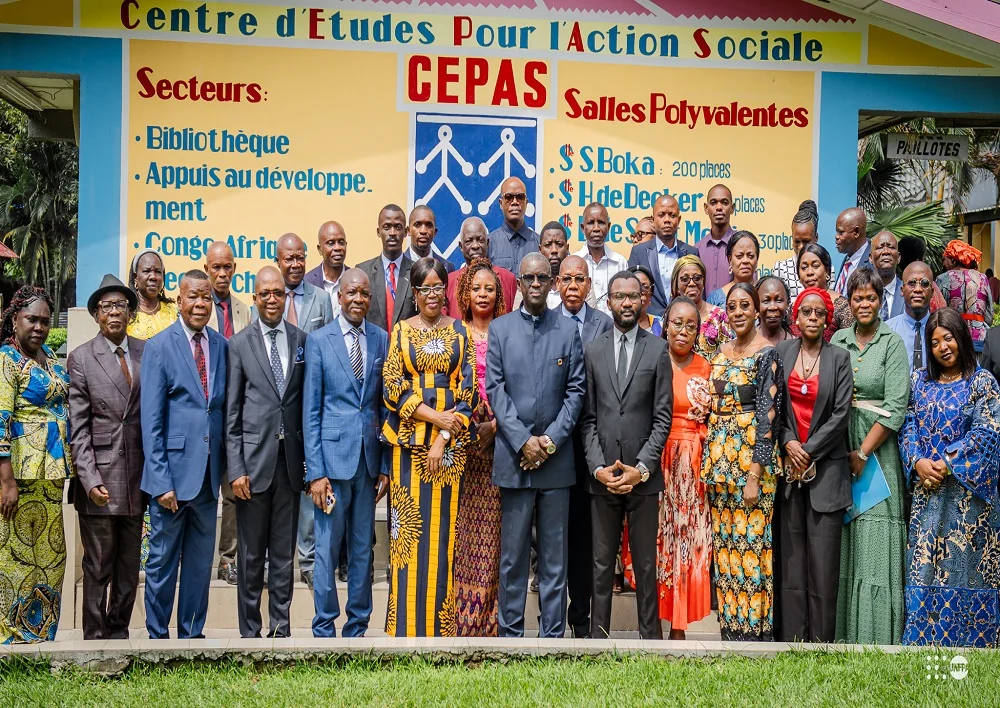 Photo de famille des participants à l'atelier