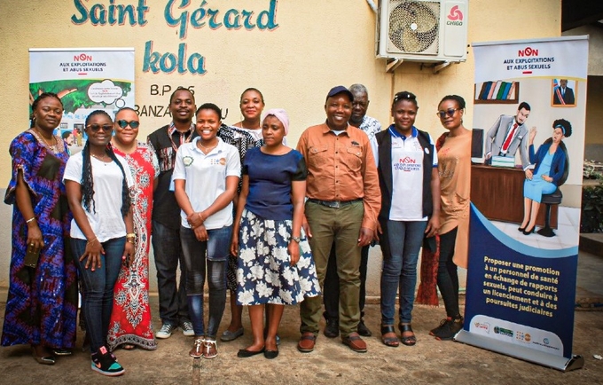 Photo de famille des participants à l'atelier  de validation de la stratégie radio à Mbanza Ngungu