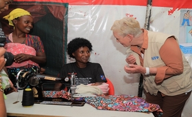 La Directrice Exécutive du PAM lors de sa visite à Bulengo