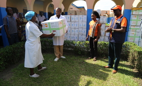 L’appui de UNFPA en médicaments de santé de la reproduction permet de libérer des femmes accouchées par césarienne et retenues pour non paiement des frais au Centre de Santé Luyindu à Kinshasa