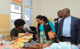 Une délégation de UNFPA et de la Caritas de Goma visite les femmes accouchées au santé de référence de kiziba.