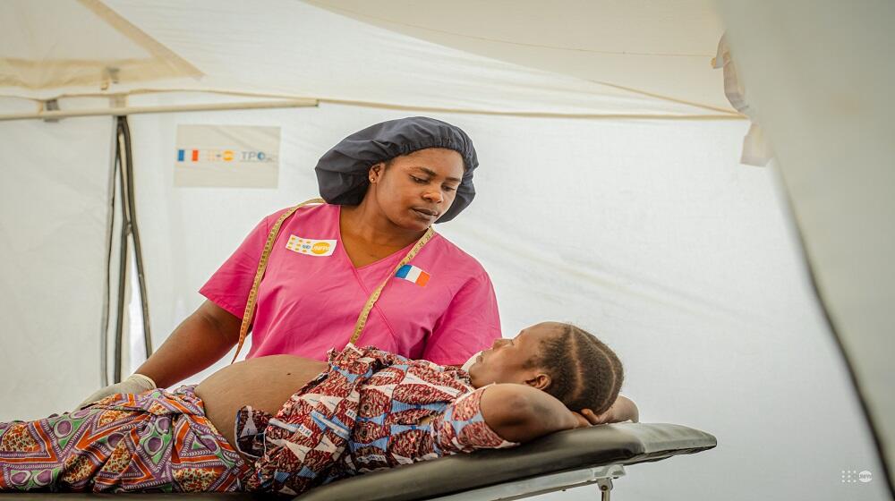 Rachel Nabintu, une sage-femme basée à Minova 