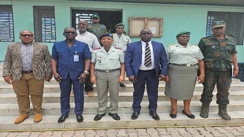 Visite de courtoisie du Représentant Résident Mady de UNFPA, Biaye au Commandant du Corps Santé Militaire (CorSM) des Forces Armées, Général Major Dr. Jean Claude Nsinga Bungiena