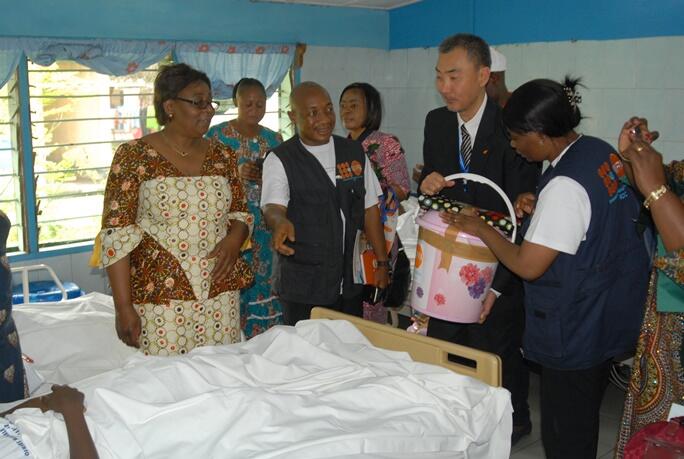 Donation of diginity kits to woman repaired from fistula at St Joseph Hospital