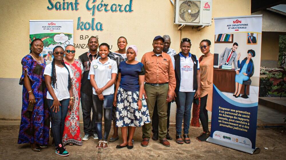 Photo de famille des participants à l'atelier  de validation de la stratégie radio à Mbanza Ngungu