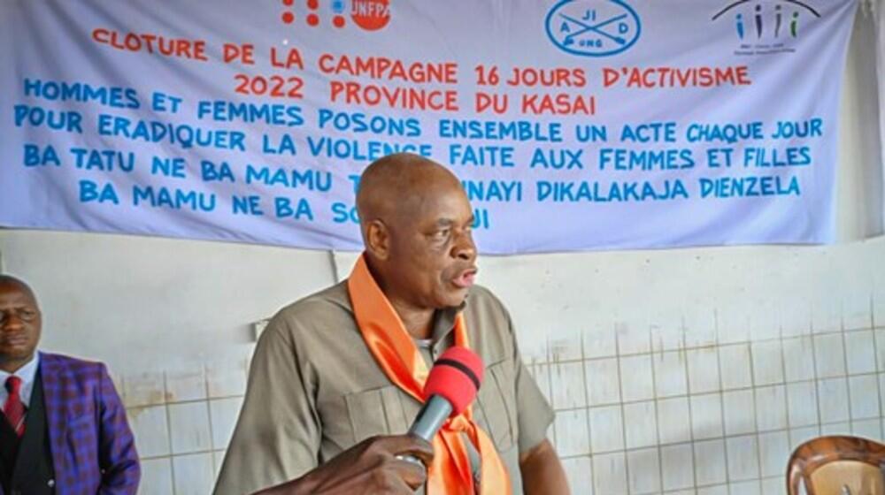 Le vice-gouverneur du  Kasaï, Gaston Tshimuanga, clôturant la campagne à Tshikapa