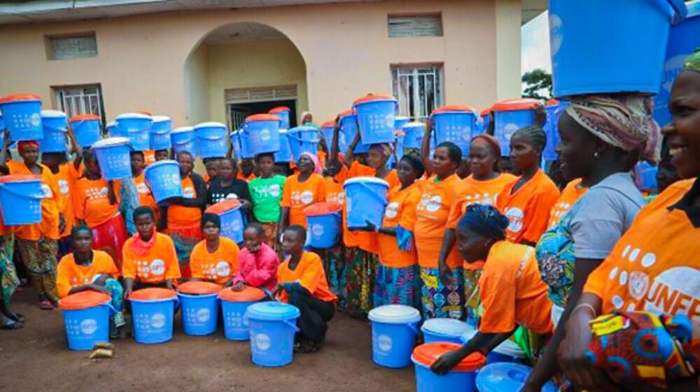 Quelques femmes après la distribution des kits