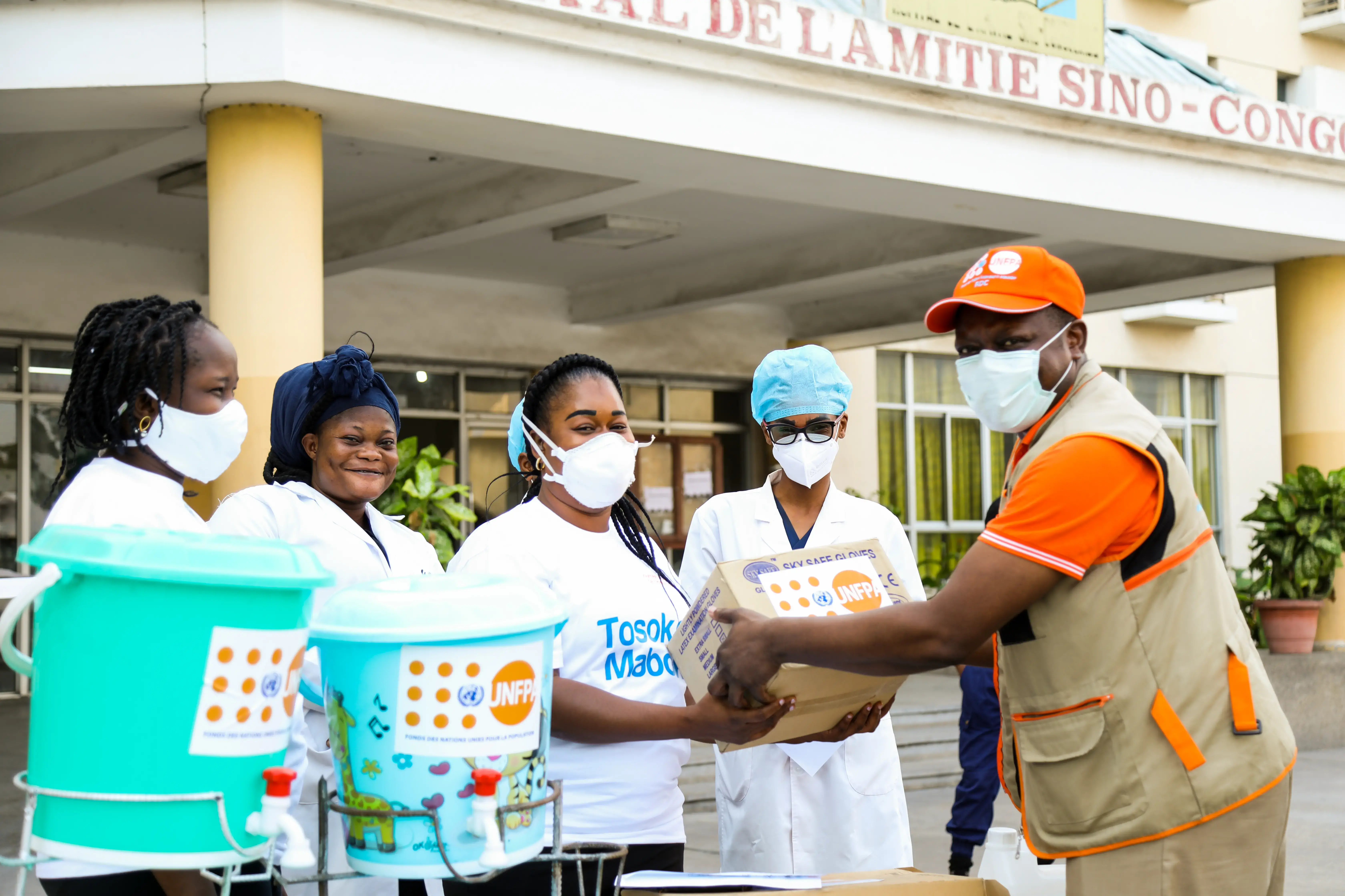 UNFPA équipe et outille 70 maternités dans Kinshasa et ailleurs contre le COVID-19  