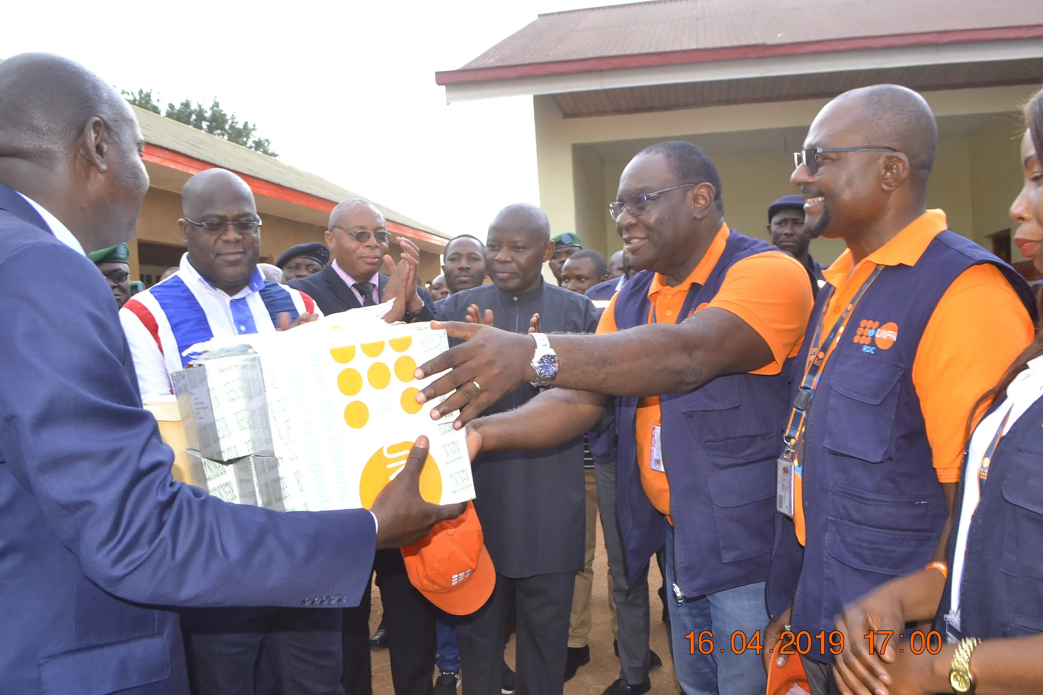 Le Président de la République, Felix Antoine Tshisekedi réceptionne 27 tonnes d’équipements médicaux de 25 formations sanitaires pour la lutte contre Ebola à Beni